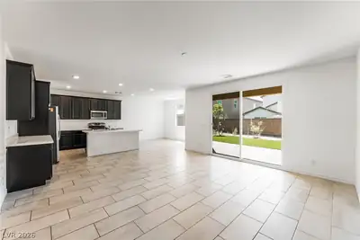2915 Overlook Brook Street, Las Vegas, NV 89156 Kitchen