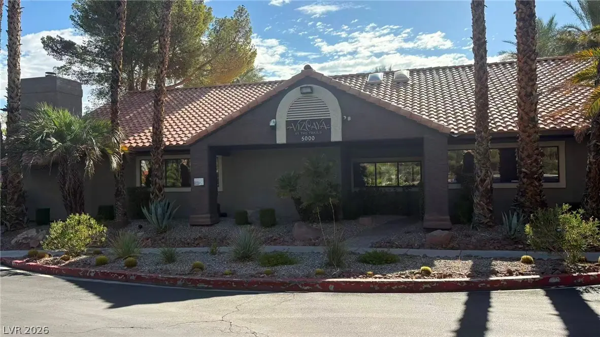5038 South RAINBOW BL Boulevard 102