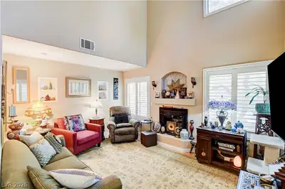 513 Amber Horizon Street Living Room