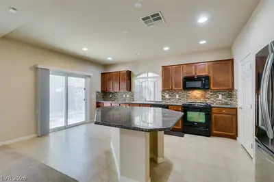 5931 Mendocino Hill Avenue Kitchen
