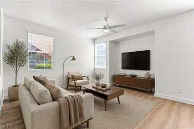 1704 Queen Victoria Street 102 Living Room