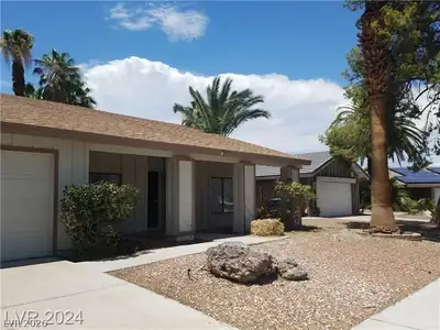 4639 Kristen Lane, Las Vegas, NV 89121 Front of Structure