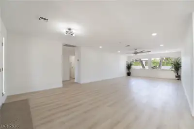 611 East Fairway Road Living Room