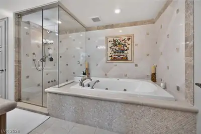 9101 Alta Drive 16 Primary Bathroom