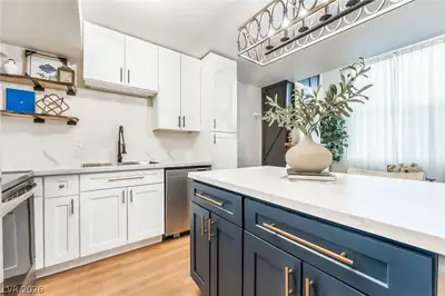 2471 Old Forge Lane 105 Kitchen