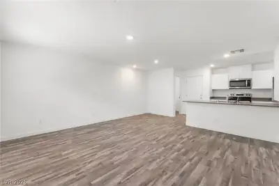 913 Rosy Starling Street Living Room