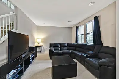 10725 Cape Shore Avenue, Las Vegas, NV 89166 Living Room