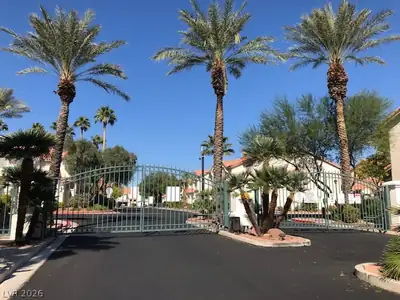 5255 Island Chain Road Community