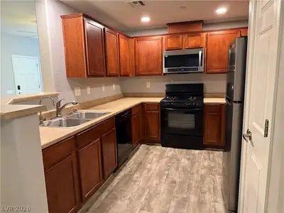 6868 Sky Pointe Drive 1099 