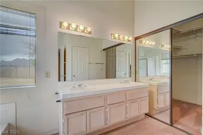 7129 Deepriver Circle, Las Vegas, NV 89129 Primary Bathroom