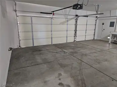 10134 Reflection Brook Avenue, Las Vegas, NV 89148 Garage