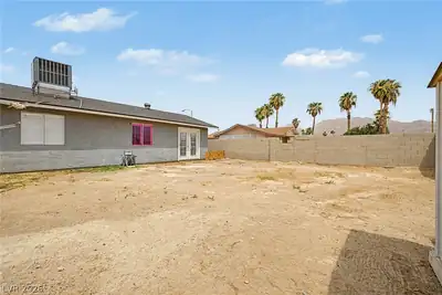 5357 Indian Wells Road, Las Vegas, NV 89110 Yard
