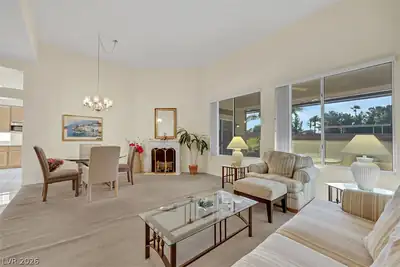 2046 Poppywood Avenue Living Room