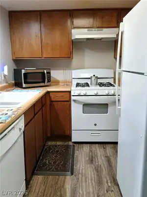 3810 Desert Marina Drive 199 Kitchen