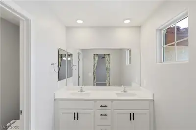 817 Watford Place, Henderson, NV 89011 Primary Bathroom