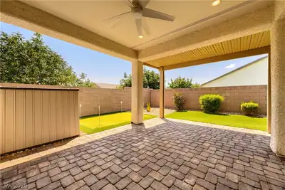 2243 Beauty Vista Avenue Patio