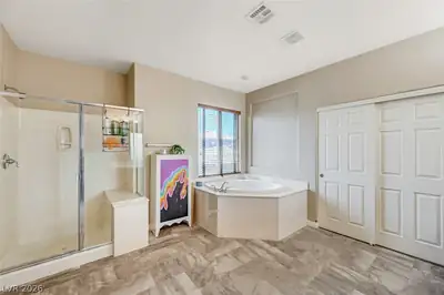10029 Scenic Walk Avenue, Las Vegas, NV 89149 Primary Bathroom