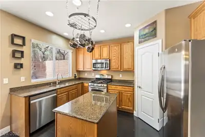 7337 Picnic Hill Street, Las Vegas, NV 89166 Kitchen