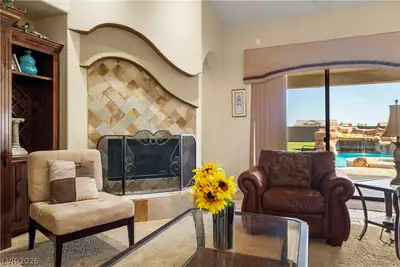 2181 East Winery Road Living Room