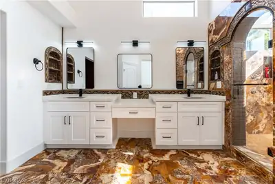 2909 Sterling Cove Drive, Las Vegas, NV 89128 Primary Bathroom