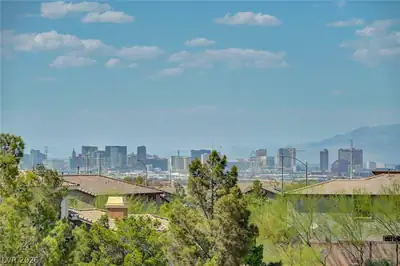 977 SPARKLING LIGHT Street, Henderson