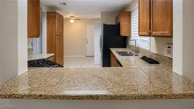 44 Fantasia Lane, Henderson, NV 89074 Kitchen
