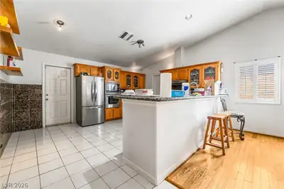 2621 Batelli Court, Las Vegas, NV 89121 Kitchen