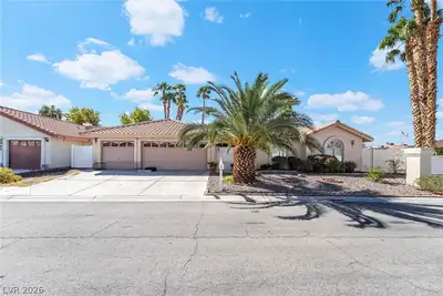 2621 Batelli Court, Las Vegas, NV 89121 Front of Structure