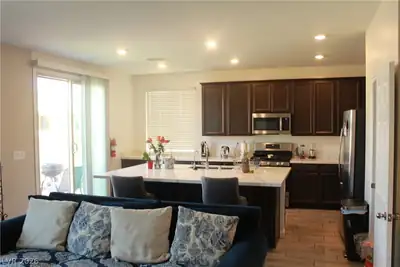 1010 Cliff Castle Avenue, North Las Vegas, NV 89081 Kitchen