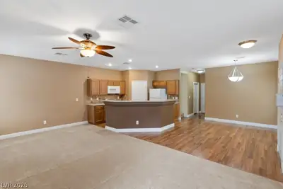 8710 Horizon Wind Avenue 103 Kitchen