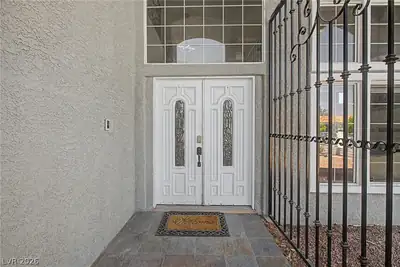 1931 Del Font Court, Las Vegas, NV 89117 
