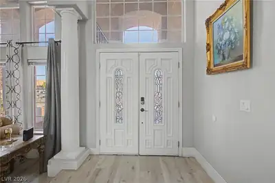 1931 Del Font Court, Las Vegas, NV 89117 