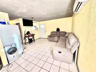 3175 Marsford Place, Las Vegas, NV 89102 Living Room