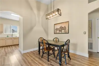 3924 Quiet Pine Street 203 Dining Area