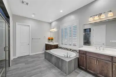 6709 Titanium Crest Street, Las Vegas, NV 89148 Primary Bathroom