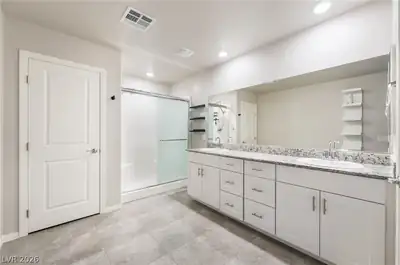 4622 Pointleaf Street, North Las Vegas, NV 89032 Primary Bathroom