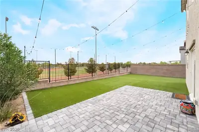 4622 Pointleaf Street, North Las Vegas, NV 89032 Yard