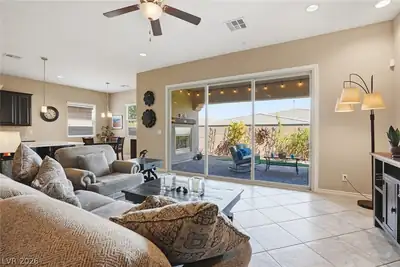 492 Heritage Bridge Avenue Living Room