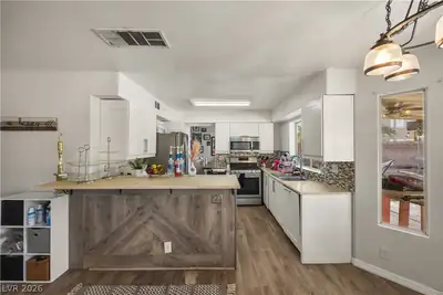 4905 Pulsar Court Kitchen