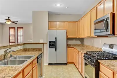 10731 MYRTLE GROVE Avenue Kitchen