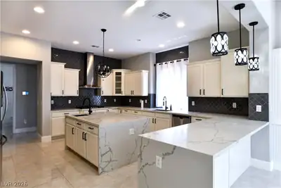7008 Via Campanile Avenue, Las Vegas, NV 89131 Kitchen