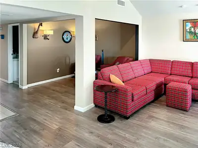 1018 Bel Air Circle, Las Vegas, NV 89109 Living Room