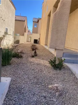 9519 Milkweed Canyon Avenue Yard
