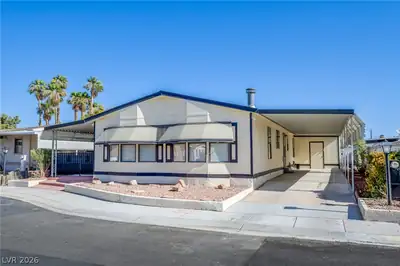 5436 Tres Piedras Road, Las Vegas, NV 89122 Front of Structure