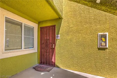7950 West Flamingo Road 1086 Entry