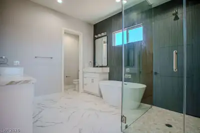 1860 Old West Avenue, Pahrump, NV 89048 Primary Bathroom