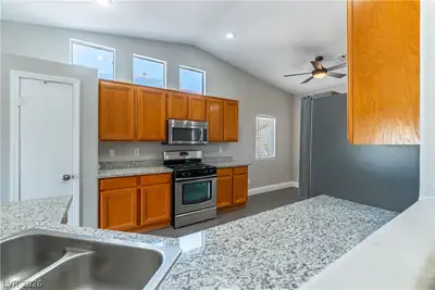 308 Horse Pointe Avenue, North Las Vegas, NV 89084 Kitchen