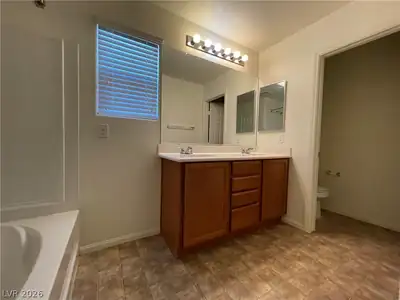 10662 SUMMERBELL Street n/a Primary Bathroom