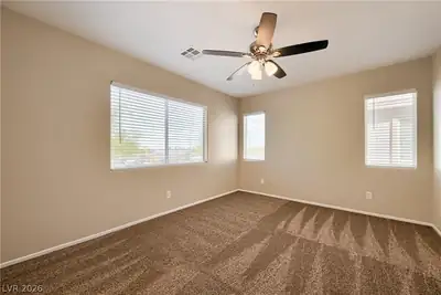 3724 Autumn King Avenue Bedroom