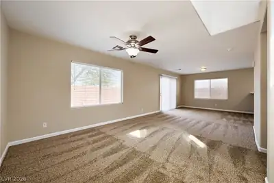 3724 Autumn King Avenue Living Room